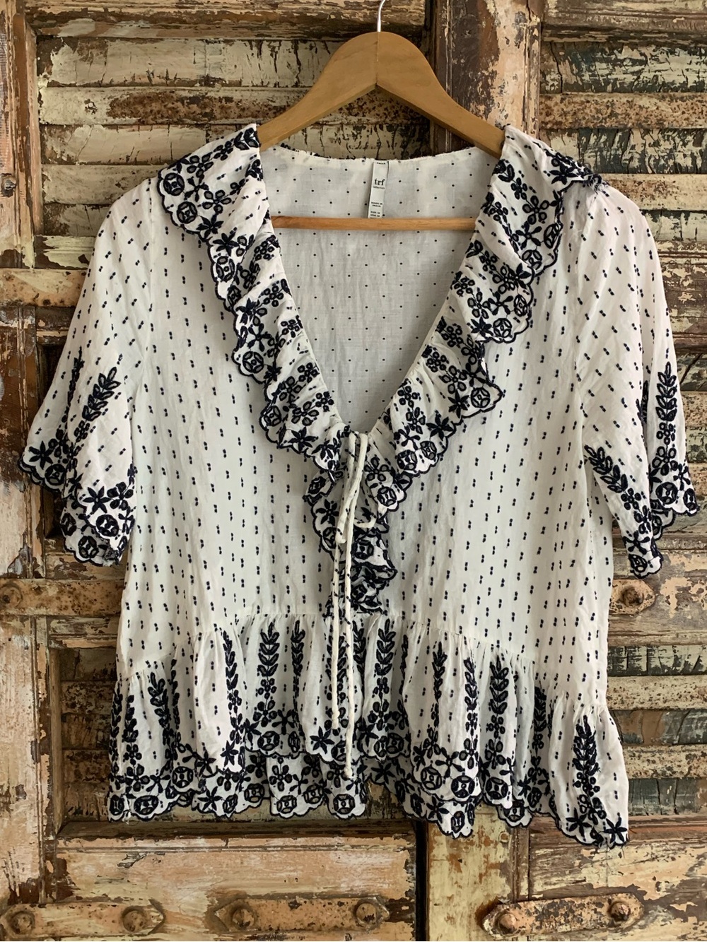 Zara trf Embroidered Black & White Peasant Blouse Eyelets Ruffle Collar Boho, M